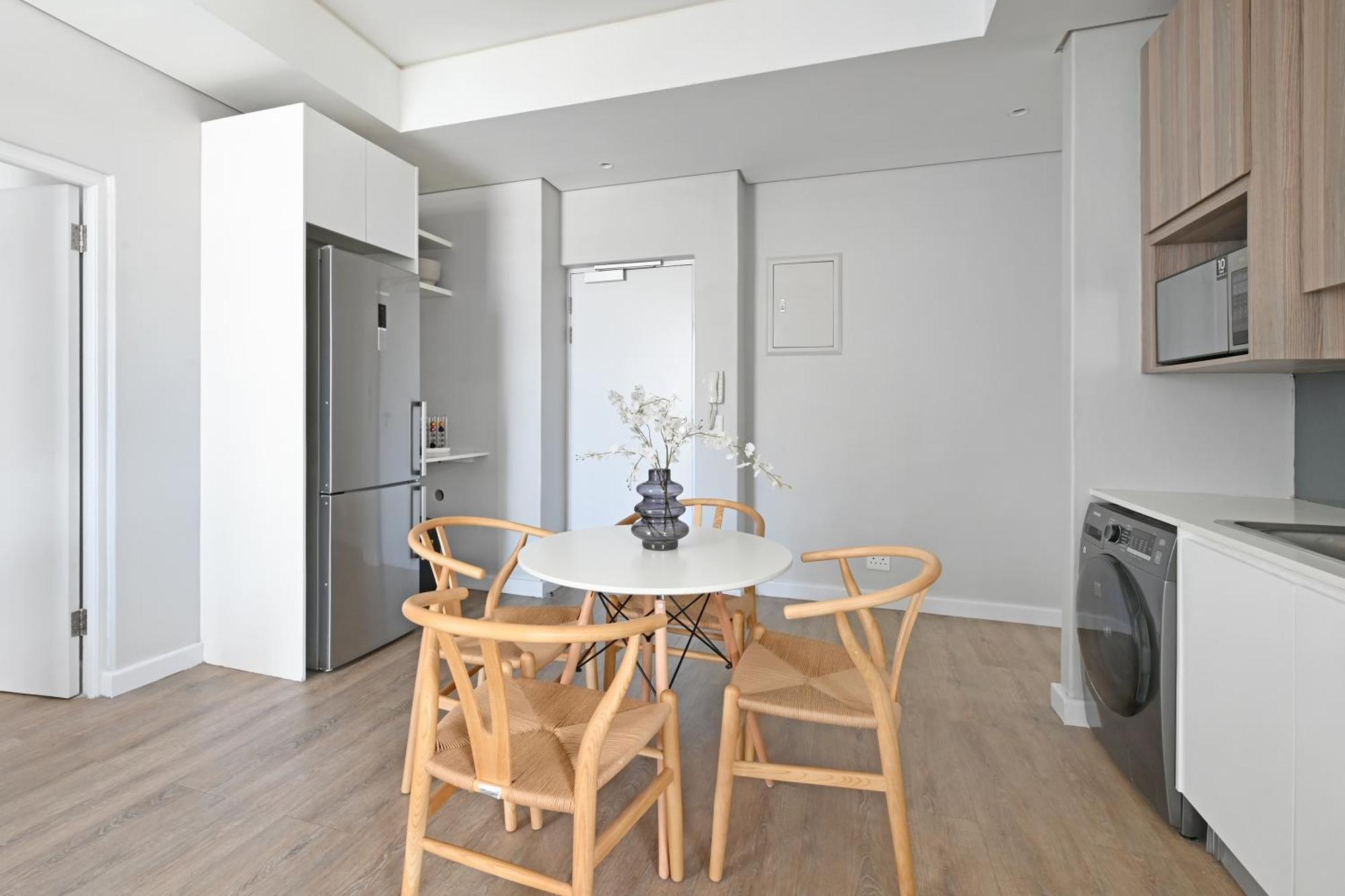Apartment Shyla - Chic 2-bed With Stunning Mountain Views